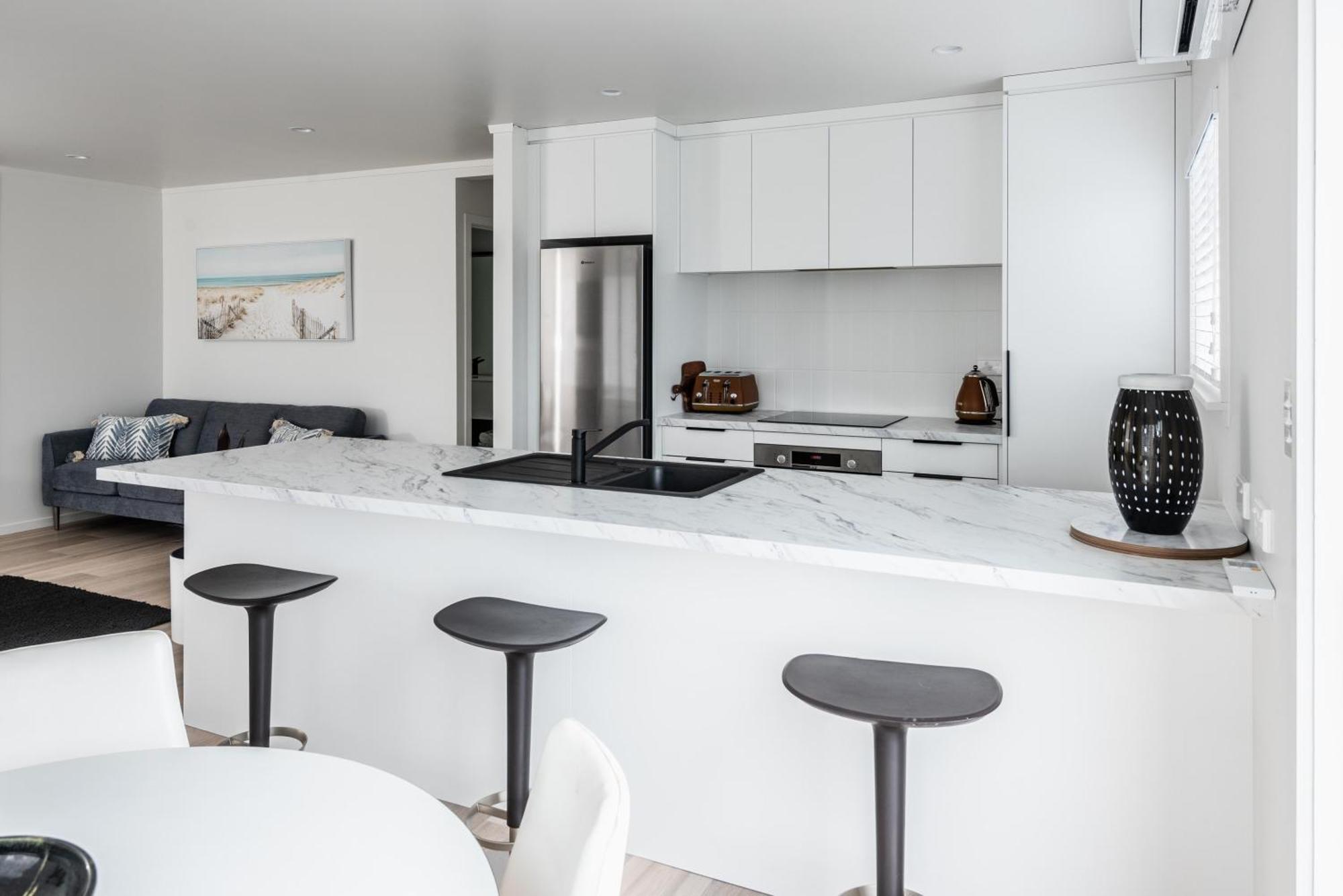 Awesome Beach House On Oceanview Road Mount Maunganui Bagian luar foto