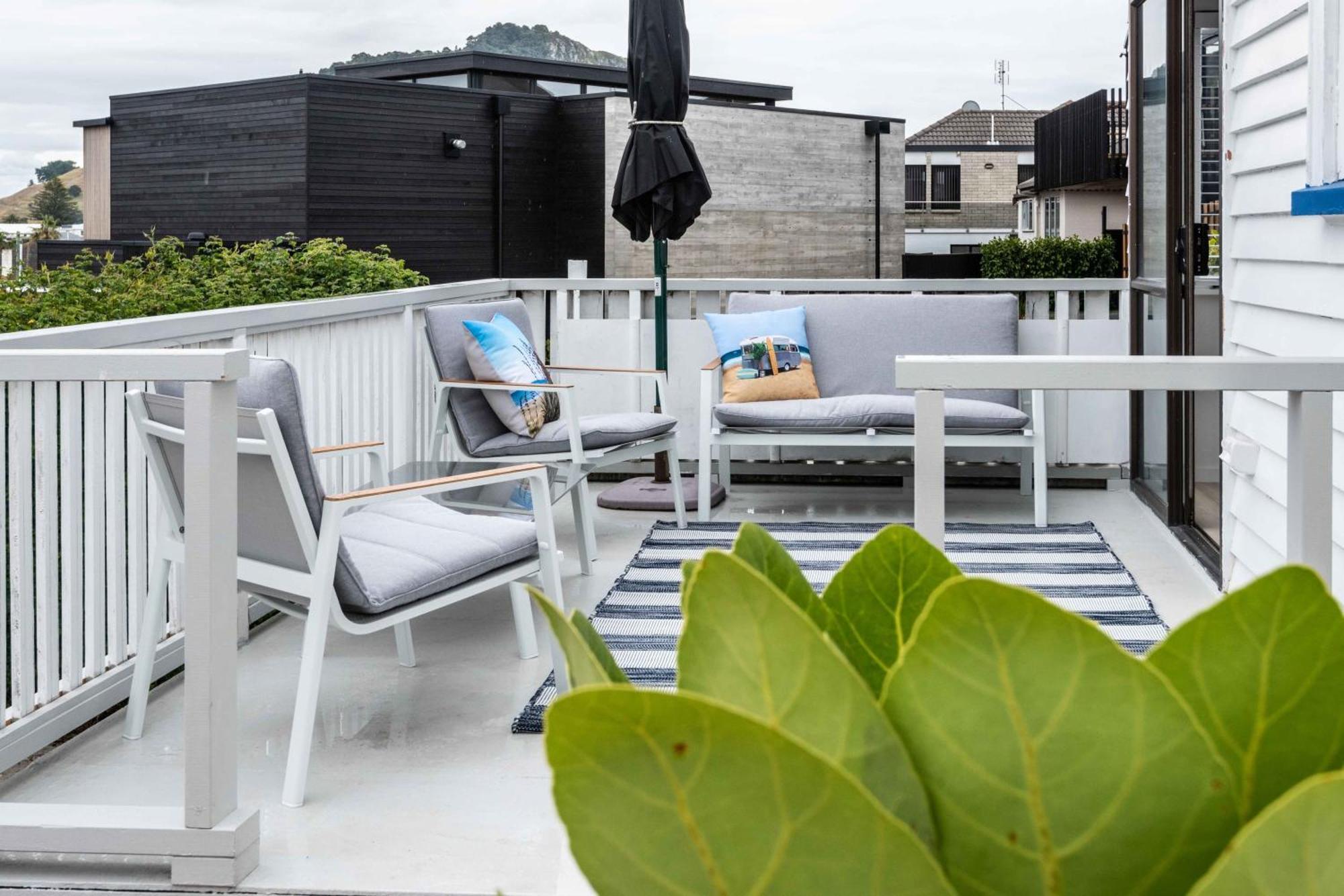 Awesome Beach House On Oceanview Road Mount Maunganui Bagian luar foto