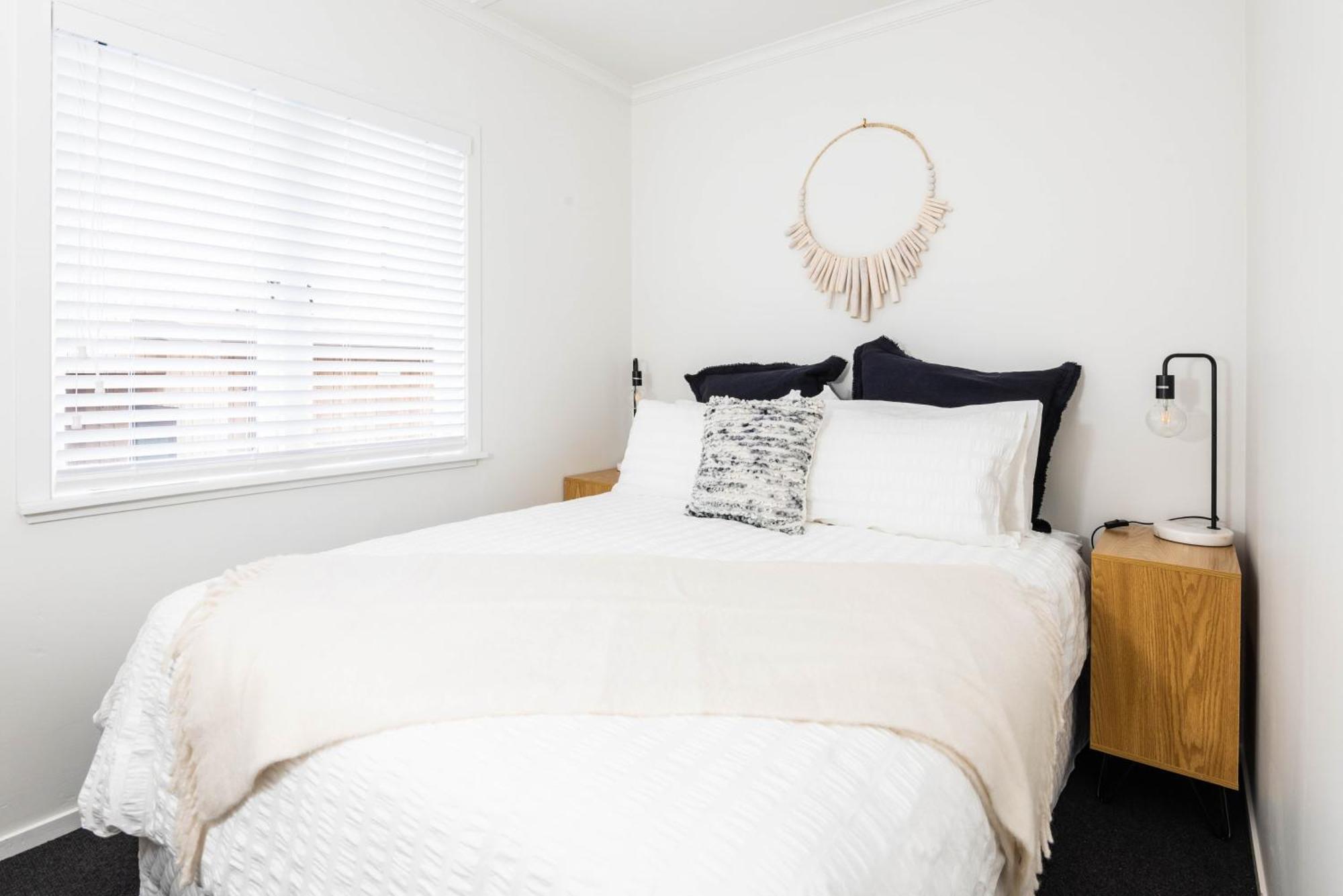 Awesome Beach House On Oceanview Road Mount Maunganui Bagian luar foto