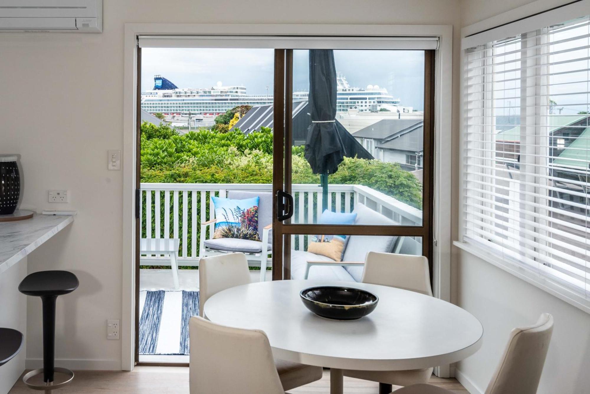 Awesome Beach House On Oceanview Road Mount Maunganui Bagian luar foto